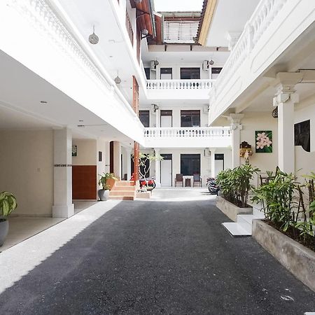 City Garden Bali Dwipa Hotel, Kuta Kuta  Exterior photo