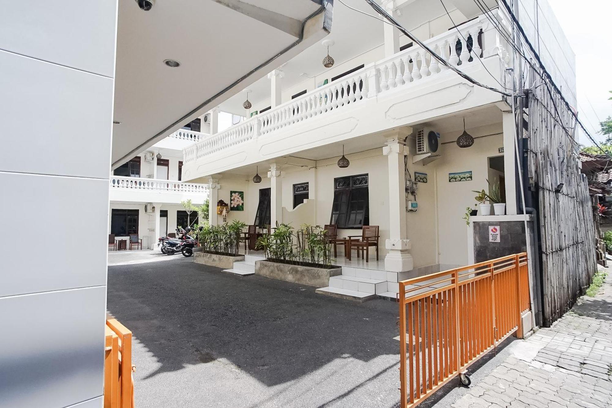 City Garden Bali Dwipa Hotel, Kuta Kuta  Exterior photo